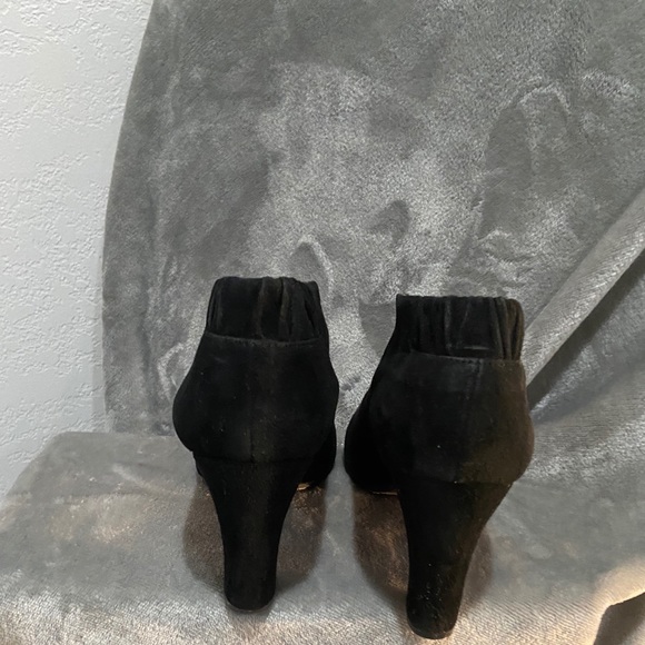 booties - Picture 2 of 5